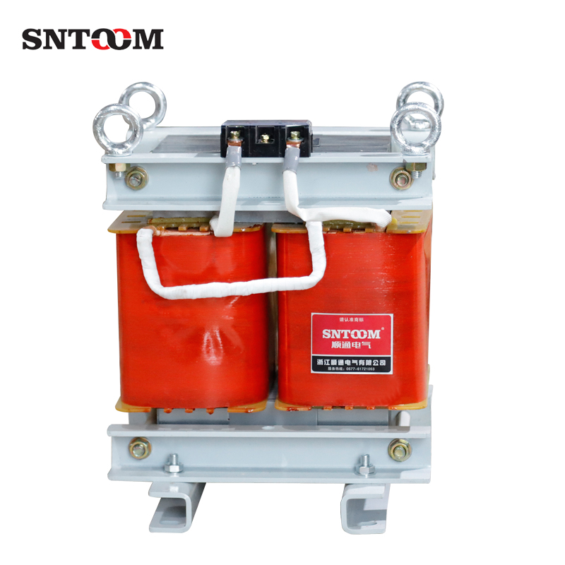 Você deve alimentar a carga em um transformador de isolamento?